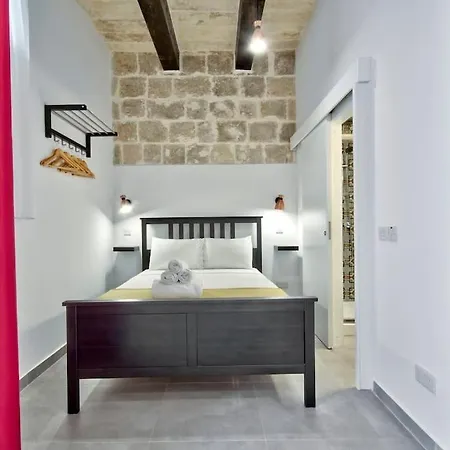 Old Lodge Studio Apartment By Vallettastay * فاليتا