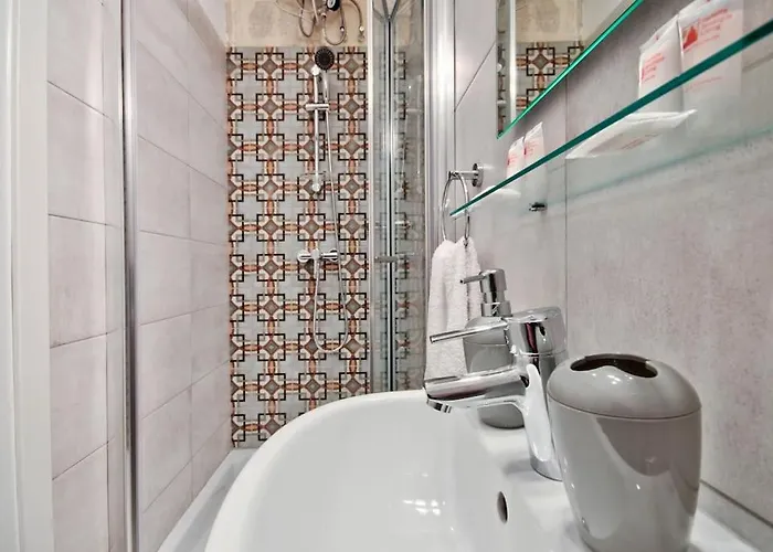 Old 2 By Vallettastay Valletta