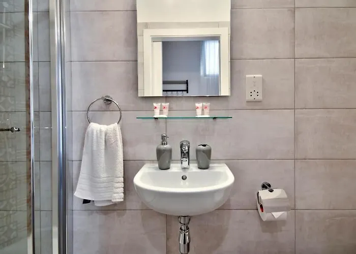 Old 2 By Vallettastay Valletta